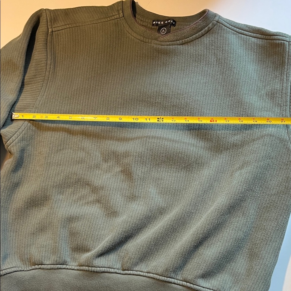 Nike Men's Sage Green Crewneck Sweatshirt - Picture 9 of 9